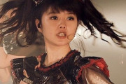 ファンがBABYMETALの女の子たちと一緒に写真を撮る　“凄くいい子たちだったわ！”　【海外の反応】