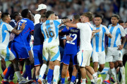 サッカー五輪でフランスとアルゼンチンが30人の大乱闘！警告10枚！←「もはや伝統芸だろ」（海外の反応）