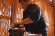 【GIF】韓国人「白米と海苔だけでここまで？韓国人が感嘆した日本のおにぎり職人のプロの技がこちら…」→「素手で塩味を感じる？」　韓国の反応