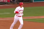 大谷翔平、160kmを投げたすぐ後に、初球ホームランを打ってしまう【海外の反応】