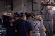 【MLB】レイズのリッチー・シェーファーがメジャー初ホームランした時のチームメイトたちｗｗｗｗ