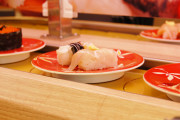 海外「日本のすし屋ではこうやってお皿を洗うんだ！」食べ物ペロペロする人がいなければ素晴らしいシステムだよ・・・