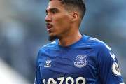 【海外の反応】エバートンのMFがリバプール戦で衝撃のスタッツを記録「サッカー選手なのか？」