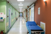 米メディア「小林製薬の紅麹は5人の死亡に関連した可能性があるサプリメント」