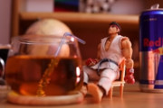 ストリートファイターさくらの技をフィギュアで再現した映像が凄すぎる！　海外の反応