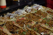 海外「日本のストリートフード”キャベツ焼き”って知ってる？」日本の屋台料理大好きなんだよ！これはすごく美味しそうだ！