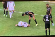 【ﾄﾞｲﾂの反応】「日本の神だ」長谷部誠、気迫のプレーでトッテナムを完封！鎌田も奮闘でドロー！現地サポが絶賛！