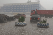 この世の終わりかよ！っていう激しい雹になすすべもない車