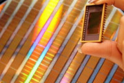 日本メディア「LGDフッ化水素の国産化はフィクション、韓国は日本製素材を使い、加工だけを国産化している」　韓国の反応