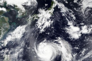 在日外国人「日本に最強クラスの台風10号が接近中、みんな備えよう」