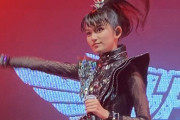 Su-METALが客から直接ぬいぐるみを受け取ったことについて知ってる人いる？　【海外の反応】