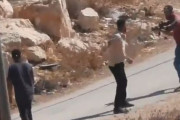 海外「イスラエル人による過剰反撃。非武装のパレスチナ人に至近距離で発砲。ジャーナリストに爆撃。嘆くパレスチナ人達」