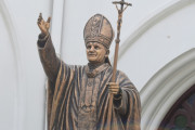 ローマ教皇フランシスコが88歳で逝去