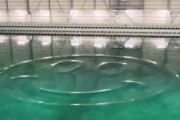 海外「日本の謎技術が凄い！波で水面に星やニコニコマークを作っているぞwww」