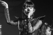 BABYMETALが新曲“メタり！！”のミュージックビデオを公開　【海外の反応】
