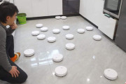 見せてもらおうか、500円のロボット掃除機の実力とやらを。20台買った男性のレビュー動画