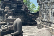 【海外の反応】ボロブドゥール遺跡の５００体以上の仏像のうち半数の頭部が破壊されている…