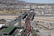 アメリカ人「お前らの国にある国境沿いの道路を見せてくれ」