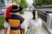 韓国人「景福宮に遊びに来た日本のセクシー女優をご覧ください」
