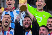 【海外の反応】アルゼンチンがフランスとの死闘を制し36年ぶりのW杯制覇！「メッシとエムバペは最高のライバル」