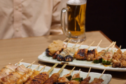 日本の焼き鳥の魅力が詰まった動画に海外が反応