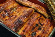 日本の東大生協の「鰻重」が悲しい気持ちになりそうで笑ったｗｗｗ【タイ人の反応】