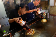 外国人「日本のお好み焼き？広島焼？どっちも大好きだ！！」