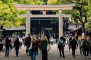海外『鳥居を懸垂バーにするな』日本の神社ルール解説動画に海外から反省と本音が続出