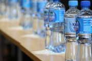 「空港のセキュリティはペットボトルの水に対してこう考えているに違いない！」気持ちは理解できる画像