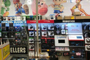 上司「お客さんいない時何してたの？」寂しい雰囲気の店内がにぎやかに【海外の反応】