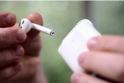 パナソニックが線路に落ちたエアポッドを拾いあげるための掃除機を開発！？海外の反応