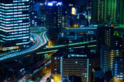 日本の「ゲートタワービル」に高速道路が貫通してて凄すぎる！【タイ人の反応】