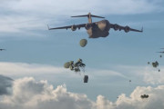 海外の反応   「ラピッドドラゴン？」航空自衛隊、C-2輸送機にミサイル搭載！輸送機が攻撃兵器に
