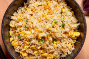どんなに金持ちになっても食べたい貧乏飯って何？←「ラーメン！」「米と豆」（海外の反応）