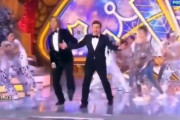 海外「9年前のロシアの新年番組で歌って踊るゼレンスキー。観客は現ロシアのプロパガンダ要員」