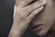 韓国人「女性が男性より頻繁に謝罪する理由？それは仕事ができないからだろ」と記事に反発