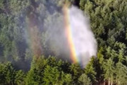 【韓国の反応】突然噴き上がった「40m水柱」12日目…日本の北海道に何が起こったのか。韓国の反応「日本沈没の前兆だ。/まもなく滅亡するという意味。」