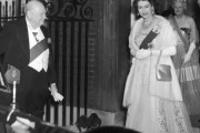韓国人「96歳の英国女王の近況ご覧ください」