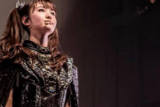 MOAMETALと岡崎百々子、どっちのほうが筋肉があるの？　【海外の反応】