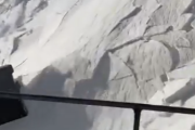 スキー場がオープンする前にはこれをやる。爆発させて人工的に雪崩を起こす作業。海外の反応