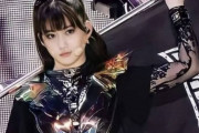 トム・モレロをゲストに迎えたBABYMETALの新曲“メタり！！”がライブ初披露される　【海外の反応】