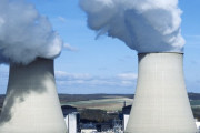 フランス人「どうして環境に優しい原子力で発電しないんだ？」