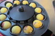 【海外の反応】「日本のタコ焼きのように愛されたい！」日本の自動タコ焼きマシーン。
