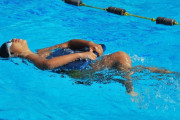 子供に水色の水着を着せて海やプールを泳がせない方がいい理由。水泳インストラクターが解説