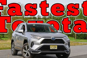 【海外の反応】トヨタRAV4のPHVは速くてクールで最高だ！