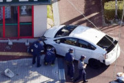 海外「高齢者は運転免許試験を受けるべき」 大阪で89歳の老人の車がスーパーに突っ込み、1人が死亡