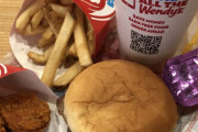 アメリカ人「俺達の国ではこのハンバーガーセットが4ドルなんだぜ」