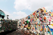 【悲報】韓国人「韓国人が日本人の２倍地球を汚していた事が判明‥」1人当たりのプラスチック排出量は韓国人が世界ワースト3位！日本は？　韓国の反応