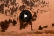 アフリカ・サハラ砂漠から飛んできた砂がヨーロッパの雪を覆っている様子が海外で話題に
