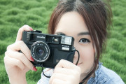 日本のモデルと写真家が「Nikonのカメラ」を構えた結果！極端すぎてサイズが分からないと爆笑ｗｗｗ【台湾人の反応】